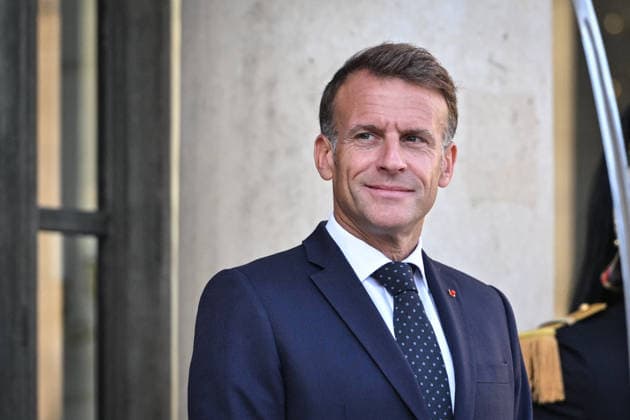 Emmanuel Macron welcomes Joseph Aoun at the Elysee FA French President Emmanuel Macron arrives to welcome President of the Lebanese Republic Joseph Aoun at the Elysee Palace in Paris on September 17, 2026. Photo by Firas Abdullah ABACAPRESS.COM Paris Ile-de-France France  Copyright: xAbdullahxFiras ABACAx