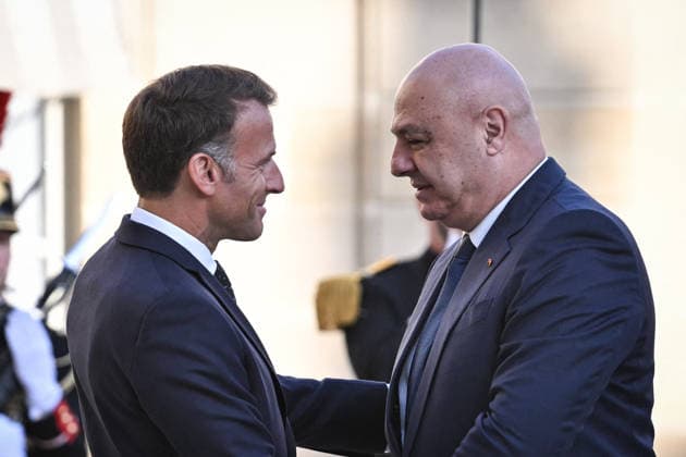 Emmanuel Macron welcomes Joseph Aoun at the Elysee FA French President Emmanuel Macron welcomes President of the Lebanese Republic Joseph Aoun at the Elysee Palace in Paris on September 17, 2026. Photo by Firas Abdullah ABACAPRESS.COM Paris Ile-de-France France  Copyright: xAbdullahxFiras ABACAx