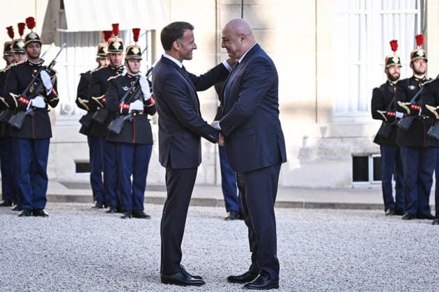 Emmanuel Macron welcomes Joseph Aoun at the Elysee FA French President Emmanuel Macron welcomes President of the Lebanese Republic Joseph Aoun at the Elysee Palace in Paris on September 17, 2026. Photo by Firas Abdullah ABACAPRESS.COM Paris Ile-de-France France  Copyright: xAbdullahxFiras ABACAx