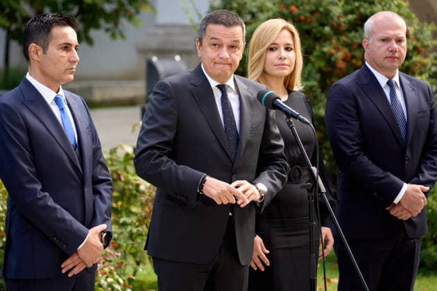 President Dan Talks With Parties to Name a New Prime Minister - PSD, Bucharest, Romania Bucharest, Romania. 17th Sep, 2026: Social Democratic Party (PSD) leader Sorin Grindeanu (C), makes press statements after the consultations with Romanian President Nicusor Dan at Cotroceni Palace. Consultations were held to appoint a new prime minister, 135 days after the Bolojan government was dismissed in a no‘confidence vote. Bucharest Romania Copyright: xLucianxAlecux