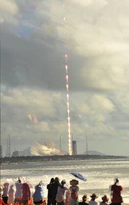 WENCHANG, CHINA - SEPTEMBER 17: A Long March 12 carrier rocket launches the Satellite Internet Low Orbit 25 Group satellites from the Hainan Commercial Aerospace Launch Site on September 17, 2026 in Wenchang, Hainan Province of China. The satellites successfully entered their predetermined orbits.  Copyright: xVCGx 111667458835