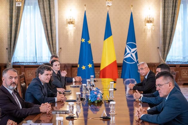 President of Romania Nicusor Dan invites political parties at Cotroceni Palace BUCHAREST, ROMANIA - SEPTEMBER 17: Romanian President Nicusor Dan (2nd L) invites members of the Alliance of Uniting Romanians (AUR) party, led by George Simion to consultations regarding the appointment of the Prime Minister of Romania, at Cotroceni Palace, Bucharest, Romania on September 17, 2026. Alex Nicodim Anadolu Bucharest Romania. Editorial use only. Please get in touch for any other usage.  Copyright: x2026xAnadoluxAlexxNicodimx
