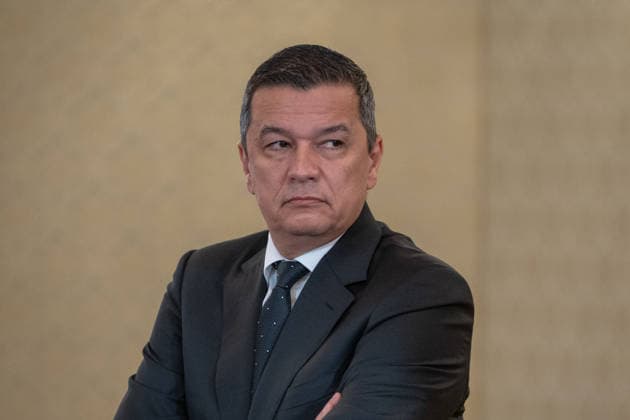 President of Romania Nicusor Dan invites political parties at Cotroceni Palace BUCHAREST, ROMANIA - SEPTEMBER 17: President of Social Democratic Party (PSD) Sorin Grindeanu members arrives to meet Romanian President Nicusor Dan (not seen) after his invitation for consultations regarding the appointment of the Prime Minister of Romania, at Cotroceni Palace, Bucharest, Romania on September 17, 2026. Alex Nicodim Anadolu Bucharest Romania. Editorial use only. Please get in touch for any other usage.  Copyright: x2026xAnadoluxAlexxNicodimx