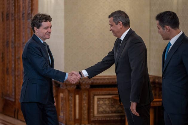 President of Romania Nicusor Dan invites political parties at Cotroceni Palace BUCHAREST, ROMANIA - SEPTEMBER 17: President of Social Democratic Party (PSD) Sorin Grindeanu (C) members arrives to meet Romanian President Nicusor Dan (L) after his invitation for consultations regarding the appointment of the Prime Minister of Romania, at Cotroceni Palace, Bucharest, Romania on September 17, 2026. Alex Nicodim Anadolu Bucharest Romania. Editorial use only. Please get in touch for any other usage.  Copyright: x2026xAnadoluxAlexxNicodimx