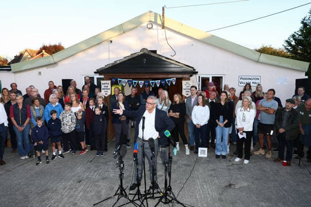 Piddington Referendem 16.09.2026. The village of Piddington votes to symbolically leave the UK in protest against a nearby asylum centre. Tim McNally speaks after the result  Copyright: xTobyxShepheardx NINTCHDBPICT001108848248