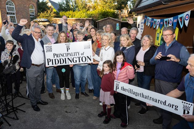Piddington Referendem 16.09.2026. Residents celebrating as the village of Piddington votes to symbolically leave the UK in protest against a nearby asylum centre.  Copyright: xTobyxShepheardx NINTCHDBPICT001108848333