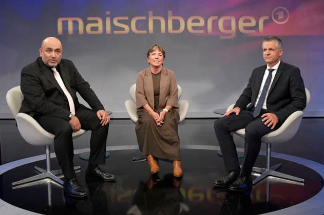 Omid Nouripour, Margot Käßmann, and Thorsten Frei on the ARD talk show *maischberger* at the studio in Berlin-Adlershof, Berlin, September 16, 2026 Foto:xM.xBehrensx xFuturexImagex maischberger1609_6904