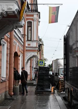 Russia Germany Consulate Closure 9244802 17.09.2026 Staff load belongings into trucks outside the building housing the German Consulate General in St. Petersburg, Russia. Germany closed the Russian Consulate General in Bonn and terminated an agreement governing the Russian House in Berlin following an attempted drone attack at Leipzig Halle Airport. Russia said it would close the German Consulate General in St. Petersburg and Goethe-Institut branches in response. Grigory Dukor Sputnik St. Petersburg Russia  Copyright: xGrigoryxDukorx