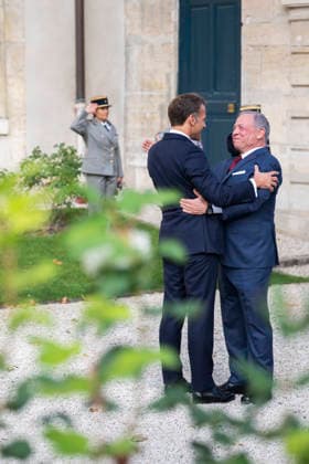President Macron Welcomes King Abdullah II Of Jordan At Hotel Des Invalides - Paris French President Emmanuel Macron welcomes Jordan s King Abdullah II at the Hôtel National des Invalides in Paris on September 17, 2026.Photo by Eliot Blondet ABACAPRESS.COM Paris France France  Copyright: xBlondetxEliot ABACAx