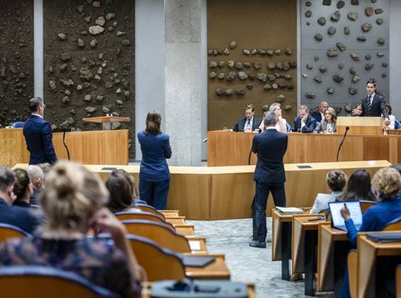 THE HAGUE - Prime Minister Rob Jetten speaks with Joost Eerdmans (JA21), Mirjam Bikker (ChristenUnie), and Chris Stoffer (SGP) at the interruption microphone during the second day of the General Political Debates. The House of Representatives is discussing the budget presented by the cabinet on Prinsjesdag. REMKO DE WAAL ANP netherlands out - belgium out  Copyright: xx x568934784x originalFilename: 568934784