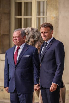 French President Receives Jordan s King Aurelien Morissard MAXPPP MAXPPP Paris, Sept. 17, 2026 French President Emmanuel Macron welcomes Jordan s King Abdullah II ahead of a meeting of the Aqaba Process in support of the Lebanese Armed Forces at the Hôtel des Invalides in Paris, France, Thursday, September 17, 2026 Aurelien Morissard MAXPPP Paris, France  Copyright: xMAXPPPxAurelienxMorissard MAXPPPx MOR202609172284 MOR202609172284
