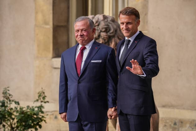 French President Receives Jordan s King Aurelien Morissard MAXPPP MAXPPP Paris, Sept. 17, 2026 French President Emmanuel Macron welcomes Jordan s King Abdullah II ahead of a meeting of the Aqaba Process in support of the Lebanese Armed Forces at the Hôtel des Invalides in Paris, France, Thursday, September 17, 2026 Aurelien Morissard MAXPPP Paris, France  Copyright: xMAXPPPxAurelienxMorissard MAXPPPx MOR202609172286 MOR202609172286