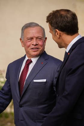 French President Receives Jordan s King Aurelien Morissard MAXPPP MAXPPP Paris, Sept. 17, 2026 French President Emmanuel Macron welcomes Jordan s King Abdullah II ahead of a meeting of the Aqaba Process in support of the Lebanese Armed Forces at the Hôtel des Invalides in Paris, France, Thursday, September 17, 2026 Aurelien Morissard MAXPPP Paris, France  Copyright: xMAXPPPxAurelienxMorissard MAXPPPx MOR202609172287 MOR202609172287