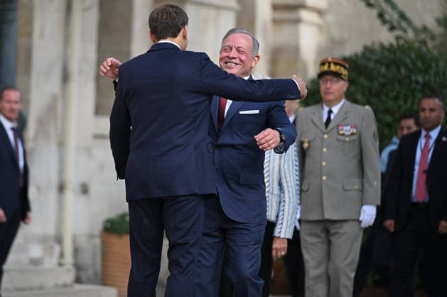 President Macron Welcomes King Abdullah II Of Jordan At Hotel Des Invalides - Paris Jordan’s King Abdullah II is welcomed by French President Emmanuel Macron at the Hôtel des Invalides in Paris, France, on September 17, 2026, ahead of a meeting focused on Lebanon’s sovereignty and security and support for the Lebanese Armed Forces. Photo by Jeanne Accorsini Pool ABACAPRESS.COM PARIS France  Copyright: xAccorsinixJeanne Pool ABACAx