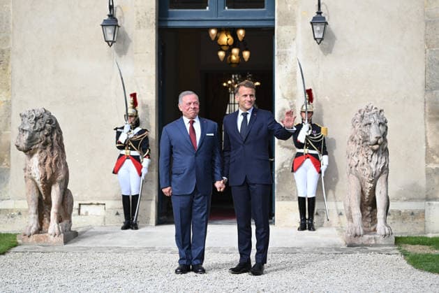 President Macron Welcomes King Abdullah II Of Jordan At Hotel Des Invalides - Paris Jordan’s King Abdullah II is welcomed by French President Emmanuel Macron at the Hôtel des Invalides in Paris, France, on September 17, 2026, ahead of a meeting focused on Lebanon’s sovereignty and security and support for the Lebanese Armed Forces. Photo by Jeanne Accorsini Pool ABACAPRESS.COM PARIS France  Copyright: xAccorsinixJeanne Pool ABACAx
