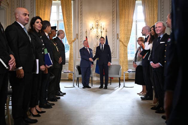 President Macron Welcomes King Abdullah II Of Jordan At Hotel Des Invalides - Paris Jordan’s King Abdullah II is welcomed by French President Emmanuel Macron at the Hôtel des Invalides in Paris, France, on September 17, 2026, ahead of a meeting focused on Lebanon’s sovereignty and security and support for the Lebanese Armed Forces. Photo by Jeanne Accorsini Pool ABACAPRESS.COM PARIS France  Copyright: xAccorsinixJeanne Pool ABACAx