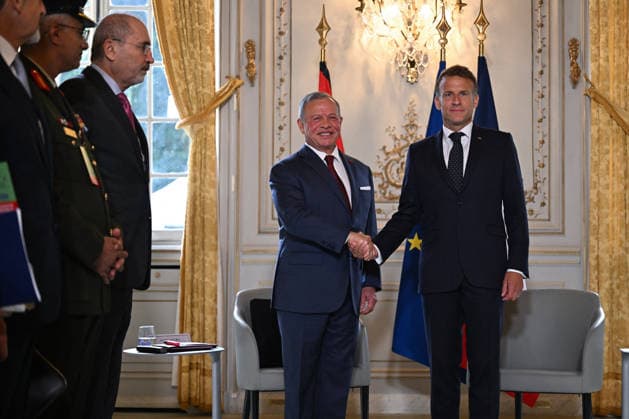 President Macron Welcomes King Abdullah II Of Jordan At Hotel Des Invalides - Paris Jordan’s King Abdullah II is welcomed by French President Emmanuel Macron at the Hôtel des Invalides in Paris, France, on September 17, 2026, ahead of a meeting focused on Lebanon’s sovereignty and security and support for the Lebanese Armed Forces. Photo by Jeanne Accorsini Pool ABACAPRESS.COM PARIS France  Copyright: xAccorsinixJeanne Pool ABACAx