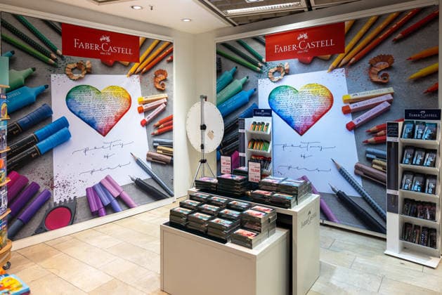 Faber-Castell Opens Pop-Up Store at the Wöhrl Outlet in the Former Kaufhof Building, Nuremberg, September 17, 2026 Faber-Castell opens a pop-up store in the former Kaufhof building. The sales area showcases the manufacturer’s pens, paints, and stationery against large-scale promotional displays. Nuremberg, Bavaria, Germany 20260917-286A8505-M4000