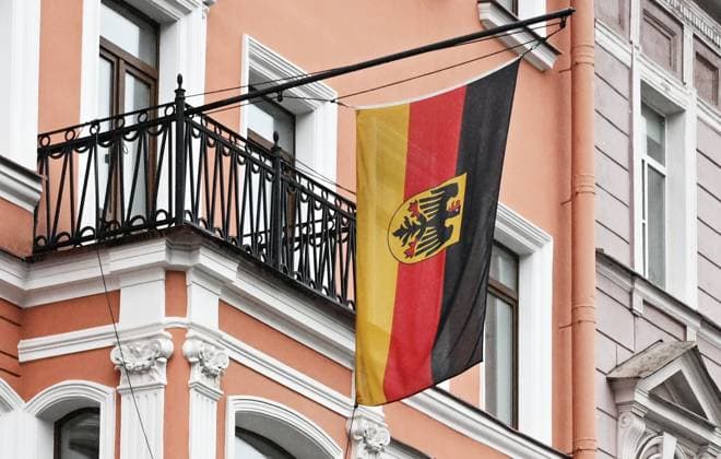 Russia Germany Consulate Closure 9244868 17.09.2026 A national flag of Germany flutters at the German Consulate General in St. Petersburg, Russia. Germany closed the Russian Consulate General in Bonn and terminated an agreement governing the Russian House in Berlin following an attempted drone attack at Leipzig Halle Airport. Russia said it would close the German Consulate General in St. Petersburg and Goethe-Institut branches in response. Grigory Dukor Sputnik St. Petersburg Russia  Copyright: xGrigoryxDukorx