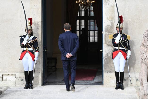 President Emmanuel Macron welcomes King Abdullah II of Jordan at the Hôtel des Invalides in Paris on September 17, 2026. Jeanne Accorsini, Bestimage. Jordan’s King Abdullah II is welcomed by French President Emmanuel Macron at the Hôtel des Invalides in Paris, France, on September 17, 2026, ahead of a meeting focused on Lebanon’s sovereignty and security and support for the Lebanese Armed Forces. Paris, France  Copyright: xJeannexAccorsinix xPoolx xBestimagexJeannexAccorsinix xPoolx xBestimagex
