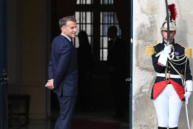 President Emmanuel Macron welcomes King Abdullah II of Jordan at the Hôtel des Invalides in Paris on September 17, 2026. Jeanne Accorsini, Bestimage. Jordan’s King Abdullah II is welcomed by French President Emmanuel Macron at the Hôtel des Invalides in Paris, France, on September 17, 2026, ahead of a meeting focused on Lebanon’s sovereignty and security and support for the Lebanese Armed Forces. Paris, France  Copyright: xJeannexAccorsinix xPoolx xBestimagexJeannexAccorsinix xPoolx xBestimagex