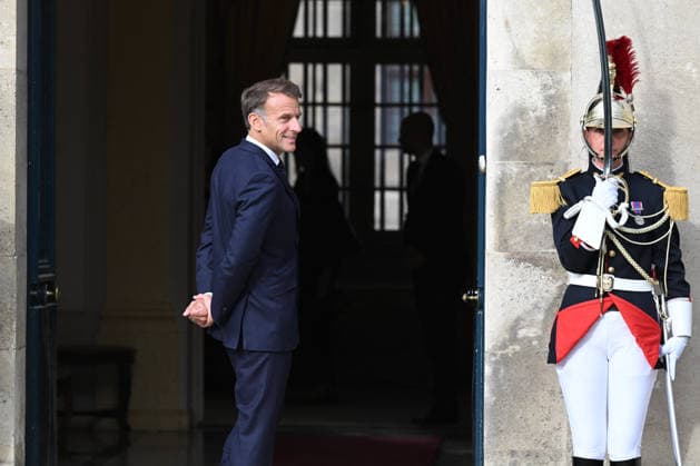 President Emmanuel Macron welcomes King Abdullah II of Jordan at the Hôtel des Invalides in Paris on September 17, 2026. Jeanne Accorsini, Bestimage. Jordan’s King Abdullah II is welcomed by French President Emmanuel Macron at the Hôtel des Invalides in Paris, France, on September 17, 2026, ahead of a meeting focused on Lebanon’s sovereignty and security and support for the Lebanese Armed Forces. Paris, France  Copyright: xJeannexAccorsinix xPoolx xBestimagexJeannexAccorsinix xPoolx xBestimagex