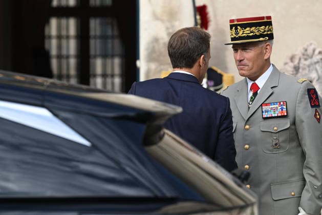 President Emmanuel Macron welcomes King Abdullah II of Jordan at the Hôtel des Invalides in Paris on September 17, 2026 Jeanne Accorsini Bestimage Emmanuel Macron and Army Corps General and Military Governor of Paris Loic Mizon Jordan’s King Abdullah II is welcomed by French President Emmanuel Macron at the Hôtel des Invalides in Paris, France, on September 17, 2026, ahead of a meeting focused on Lebanon’s sovereignty and security and support for the Lebanese Armed Forces Paris France  Copyright: xJeannexAccorsinix xPoolx xBestimagexJeannexAccorsinix xPoolx xBestimagex