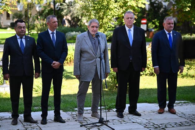 President of Romania Nicusor Dan invites political parties at Cotroceni Palace BUCHAREST, ROMANIA - SEPTEMBER 17: Member of the Romanian Chamber of Deputies Varujan Pambuccian is seen as Romanian President Nicusor Dan invites members of the UDMR party, led by the UDMR president Kelemen Hunor to consultations regarding the appointment of the Prime Minister of Romania, at Cotroceni Palace, Bucharest, Romania on September 17, 2026. Alex Nicodim Anadolu Bucharest Romania. Editorial use only. Please get in touch for any other usage.  Copyright: x2026xAnadoluxAlexxNicodimx