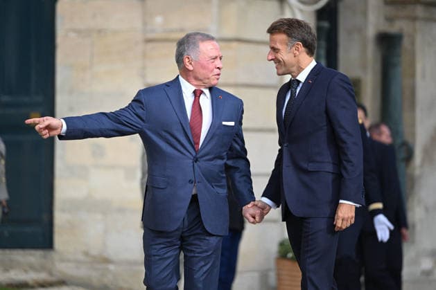 President Emmanuel Macron welcomes King Abdullah II of Jordan at the Hôtel des Invalides in Paris on September 17, 2026. Jeanne Accorsini, Bestimage. Jordan’s King Abdullah II is welcomed by French President Emmanuel Macron at the Hôtel des Invalides in Paris, France, on September 17, 2026, ahead of a meeting focused on Lebanon’s sovereignty and security and support for the Lebanese Armed Forces. Paris, France  Copyright: xJeannexAccorsinix xPoolx xBestimagexJeannexAccorsinix xPoolx xBestimagex