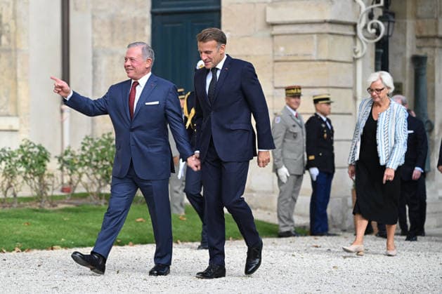 President Emmanuel Macron welcomes King Abdullah II of Jordan at the Hôtel des Invalides in Paris on September 17, 2026. Jeanne Accorsini, Bestimage. Jordan’s King Abdullah II is welcomed by French President Emmanuel Macron at the Hôtel des Invalides in Paris, France, on September 17, 2026, ahead of a meeting focused on Lebanon’s sovereignty and security and support for the Lebanese Armed Forces. Paris, France  Copyright: xJeannexAccorsinix xPoolx xBestimagexJeannexAccorsinix xPoolx xBestimagex