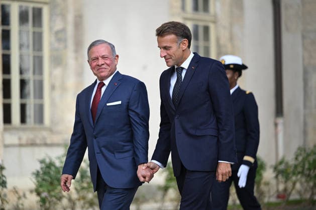 President Emmanuel Macron welcomes King Abdullah II of Jordan at the Hôtel des Invalides in Paris on September 17, 2026. Jeanne Accorsini, Bestimage. Jordan’s King Abdullah II is welcomed by French President Emmanuel Macron at the Hôtel des Invalides in Paris, France, on September 17, 2026, ahead of a meeting focused on Lebanon’s sovereignty and security and support for the Lebanese Armed Forces. Paris, France  Copyright: xJeannexAccorsinix xPoolx xBestimagexJeannexAccorsinix xPoolx xBestimagex