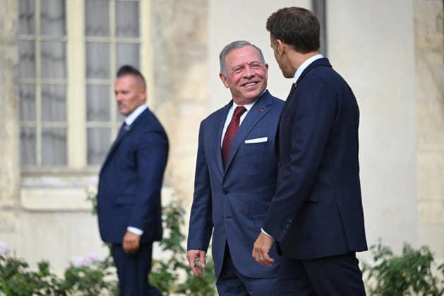 President Emmanuel Macron welcomes King Abdullah II of Jordan at the Hôtel des Invalides in Paris on September 17, 2026. Jeanne Accorsini, Bestimage. Jordan’s King Abdullah II is welcomed by French President Emmanuel Macron at the Hôtel des Invalides in Paris, France, on September 17, 2026, ahead of a meeting focused on Lebanon’s sovereignty and security and support for the Lebanese Armed Forces. Paris, France  Copyright: xJeannexAccorsinix xPoolx xBestimagexJeannexAccorsinix xPoolx xBestimagex