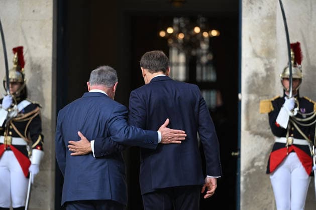 President Emmanuel Macron welcomes King Abdullah II of Jordan at the Hôtel des Invalides in Paris on September 17, 2026. Jeanne Accorsini, Bestimage. Jordan’s King Abdullah II is welcomed by French President Emmanuel Macron at the Hôtel des Invalides in Paris, France, on September 17, 2026, ahead of a meeting focused on Lebanon’s sovereignty and security and support for the Lebanese Armed Forces. Paris, France  Copyright: xJeannexAccorsinix xPoolx xBestimagexJeannexAccorsinix xPoolx xBestimagex