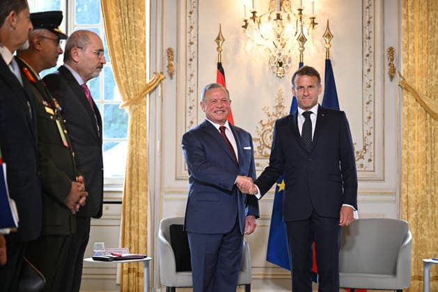 President Emmanuel Macron welcomes King Abdullah II of Jordan at the Hôtel des Invalides in Paris on September 17, 2026. Jeanne Accorsini, Bestimage. Jordan’s King Abdullah II is welcomed by French President Emmanuel Macron at the Hôtel des Invalides in Paris, France, on September 17, 2026, ahead of a meeting focused on Lebanon’s sovereignty and security and support for the Lebanese Armed Forces. Paris, France  Copyright: xJeannexAccorsinix xPoolx xBestimagexJeannexAccorsinix xPoolx xBestimagex