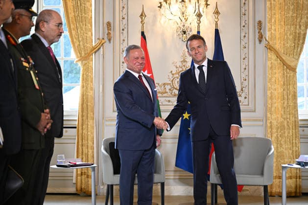 President Emmanuel Macron welcomes King Abdullah II of Jordan at the Hôtel des Invalides in Paris on September 17, 2026. Jeanne Accorsini, Bestimage. Jordan’s King Abdullah II is welcomed by French President Emmanuel Macron at the Hôtel des Invalides in Paris, France, on September 17, 2026, ahead of a meeting focused on Lebanon’s sovereignty and security and support for the Lebanese Armed Forces. Paris, France  Copyright: xJeannexAccorsinix xPoolx xBestimagexJeannexAccorsinix xPoolx xBestimagex