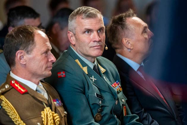 Army Summit 2026 Oslo 20260917 General Sir Roly Walker, Chief of the British Army and Chief of the Norwegian Army, Major General Lars S. Lervik at the Army Summit at Akershus Fortress in Oslo. The Army and the Norwegian Atlantic Committee are organizing the Army Summit, which focuses on building European and Norwegian land defense. Photo: Heiko J  Copyright: xHeikoxJungex xNTBx