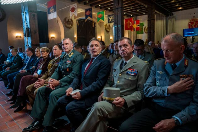 Army Summit 2026 Oslo 20260917 Kate Hansen Bundt, Secretary General of the Norwegian Atlantic Committee; General Sir Roly Walker, Chief of the British Army; Chief of the Norwegian Army, Major General Lars S. Lervik, and Minister of Defense Troe Sa  Copyright: xHeikoxJungex xNTBx