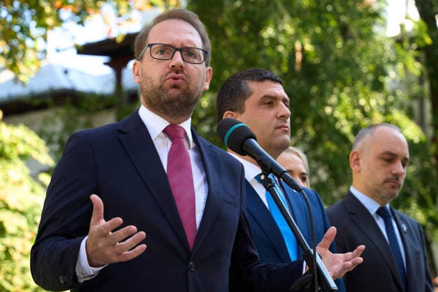 President Dan Talks With Parties to Name a New Prime Minister - USR, Bucharest, Romania Bucharest, Romania. 17th Sep, 2026: Dominic Fritz, president of the Save Romania Union (USR), speaks to the press after the consultations with Romanian President Nicusor Dan at Cotroceni Palace. Consultations were held to appoint a new prime minister, 135 days after the Bolojan government was dismissed in a no‘confidence vote. Bucharest Romania Copyright: xLucianxAlecux