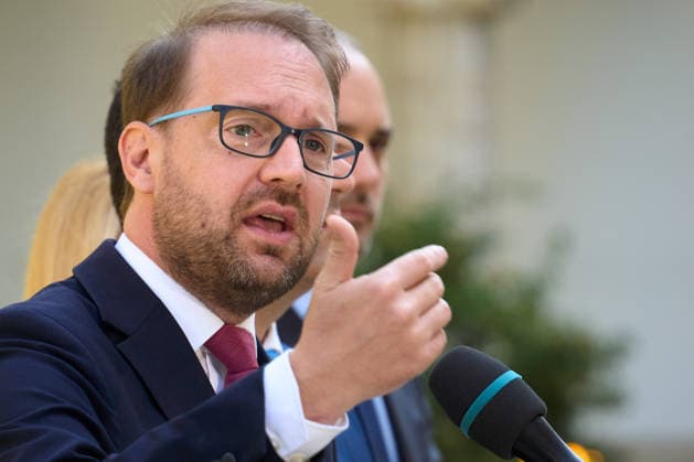 President Dan Talks With Parties to Name a New Prime Minister - USR, Bucharest, Romania Bucharest, Romania. 17th Sep, 2026: Dominic Fritz, president of the Save Romania Union (USR), speaks to the press after the consultations with Romanian President Nicusor Dan at Cotroceni Palace. Consultations were held to appoint a new prime minister, 135 days after the Bolojan government was dismissed in a no‘confidence vote. Bucharest Romania Copyright: xLucianxAlecux