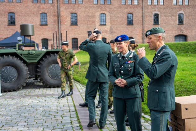 Army Summit 2026 Oslo 20260917 Serving of sausages and a demonstration of military drones at an exhibition outside the Army Summit at Akershus Fortress. The Norwegian Army and the Norwegian Atlantic Committee are organizing Army Summit 2026, which focuses on the development of Europeanland defense. Photo: Heiko Junge, NTB, Oslo, Norway, P0sVPsp Na0. EDITORIAL USE ONLY. Ref: BNC PO  Copyright: xHeikoxJungex xNTBx