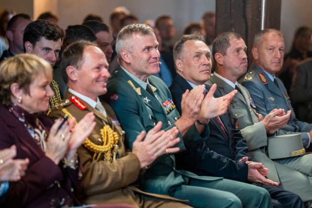 Army Summit 2026 Oslo 20260917 Kate Hansen Bundt, Secretary General of the Norwegian Atlantic Committee; General Sir Roly Walker, Chief of the British Army; Chief of the Norwegian Army, Major General Lars S. Lervik, and Minister of Defense Troe Sa  Copyright: xHeikoxJungex xNTBx