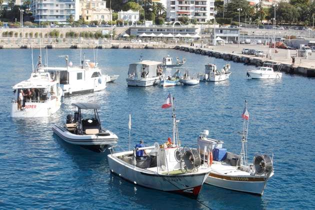 FISHERMEN BLOCK ENTRANCE TO THE PORT OF NICE PHOTOPQR NICE MATIN Jean François Ottonello Nice September 17, 2026 Fishermen block the entrance to the port of Nice, Nice, France, Sept. 17, 2026 Fishermen block the entrance to the port of Nice, demanding aid to cope with oil prices Nice, France  Copyright: xPHOTOPQR NICExMATIN MAXPPPxJeanxFrançoisxOttonellox 20260917NIM2648 20260917NIM2648