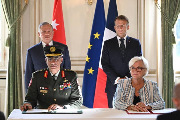 Macron And Abdullah Ii Attend Agreement Signing Ceremony At Hotel Des Invalides - Paris French President Emmanuel Macron, Jordan’s King Abdullah II, Major General Majdi Mohammad Hammad al-Harasis and France’s defence minister Catherine Vautrin attend a ceremony marking the signing of an agreement at the Hôtel des Invalides in Paris, France on September 17, 2026, focusing on strengthening Lebanon’s sovereignty and security and supporting the Lebanese Armed Forces. Photo by Jeanne Accorsini Pool ABACAPRESS.COM Paris France  Copyright: xAccorsinixJeanne Pool ABACAx
