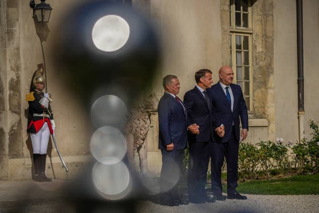 French President Receives Jordan s King and Lebanese President Aurelien Morissard MAXPPP MAXPPP Paris, September 17, 2026 French President Emmanuel Macron (C) and Jordan s King Abdullah II (L) welcome Lebanese President Joseph Aoun (R) before a trilateral meeting ahead of the opening of the Aqaba Process talks in support of the Lebanese Armed Forces (LAF), at the Hôtel des Invalides in Paris, on September 17, 2026 Aurelien Morissard MAXPPP Paris, France  Copyright: xMAXPPPxAurelienxMorissard MAXPPPx MOR202609172660 MOR202609172660