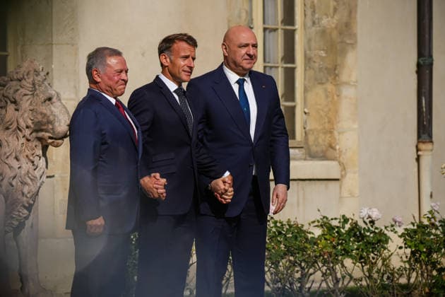 French President Receives Jordan s King and Lebanese President Aurelien Morissard MAXPPP MAXPPP Paris, September 17, 2026 French President Emmanuel Macron (C) and Jordan s King Abdullah II (L) welcome Lebanese President Joseph Aoun (R) before a trilateral meeting ahead of the opening of the Aqaba Process talks in support of the Lebanese Armed Forces (LAF), at the Hôtel des Invalides in Paris, on September 17, 2026 Aurelien Morissard MAXPPP Paris, France  Copyright: xMAXPPPxAurelienxMorissard MAXPPPx MOR202609172661 MOR202609172661