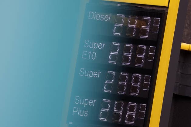 What is the outlook for fuel prices? Fuel prices remain at very high levels. CLASSIC gas station in Mudersbach. Fuel prices this morning shortly before 12:00 p.m. The current price for diesel, Super E10, and Super is well over 2 euros. Gas station, gas prices on September 17, 2026, in Mudersbach, Germany