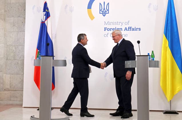 Ukrainian Minister of Foreign Affairs Andrii Sybiha (right) shakes hands with Slovenian Minister of Foreign and European Affairs Tone Kajzer at the end of a joint news conference following their meeting at the Ukrainian Foreign Ministry building, Kyiv, Ukraine, September 17, 2026. During the briefing, the Foreign Ministers announced that Ljubljana would allocate USD 50 million for Ukraine’s defence needs and that work had begun on a joint Drone Deal. They also held detailed discussions on Ukraine’s future European Union membership, coordination of actions in the face of ongoing Russian attacks, and the strengthening of security across the European region. (Photo by Pavlo Bahmut Ukrinform) Foreign Ministers of Ukraine and Slovenia hold joint  Copyright: xPavloxBahmutx