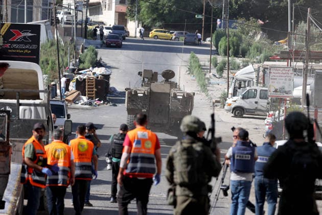 Israeli army continues to raid West Bank NABLUS, WEST BANK, PALESTINE - SEPTEMBER 17 : Israeli soldiers take up positions and maintain security measures during a military raid on the Ain Refugee Camp in Nablus, West Bank, Palestine on September 17, 2026. Israeli forces restricted the movement of local Palestinians during the operation in the refugee camp. Issam Rimawi Anadolu Nablus West Bank. Editorial use only. Please get in touch for any other usage.  Copyright: x2026xAnadoluxIssamxRimawix