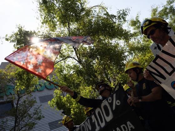 September 17, 2026, Madrid, Madrid, Spain: MADRID, SPAIN - SEPTEMBER 17: A group of wildland firefighters arrive to protest outside the headquarters of the Assembly of Madrid Ã¢â‚¬ the regional parliament of the Community of Madrid Ã¢â‚¬ on September 17, 2026 in Madrid, Spain. The protesters are demanding salary equalization and official recognition of the wildland firefighter job category. Madrid Spain  - ZUMAh199 20260917_zip_h199_009 Copyright: xAaronxHerediax