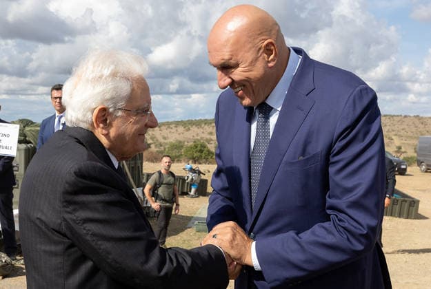 September 17, 2026, Monte Romano, Rome, Italy: Monte Romano - President Sergio Mattarella is welcomed by Guido Crosetto, Minister of Defense, during the Italian Army s AEGIS 26 exercise at the Monte Romano firing range today, September 17, 2026. Monte Romano Italy  - ZUMAa289 20260917_zia_a289_001 Copyright: xGiandottixUffxStampax xAgfx